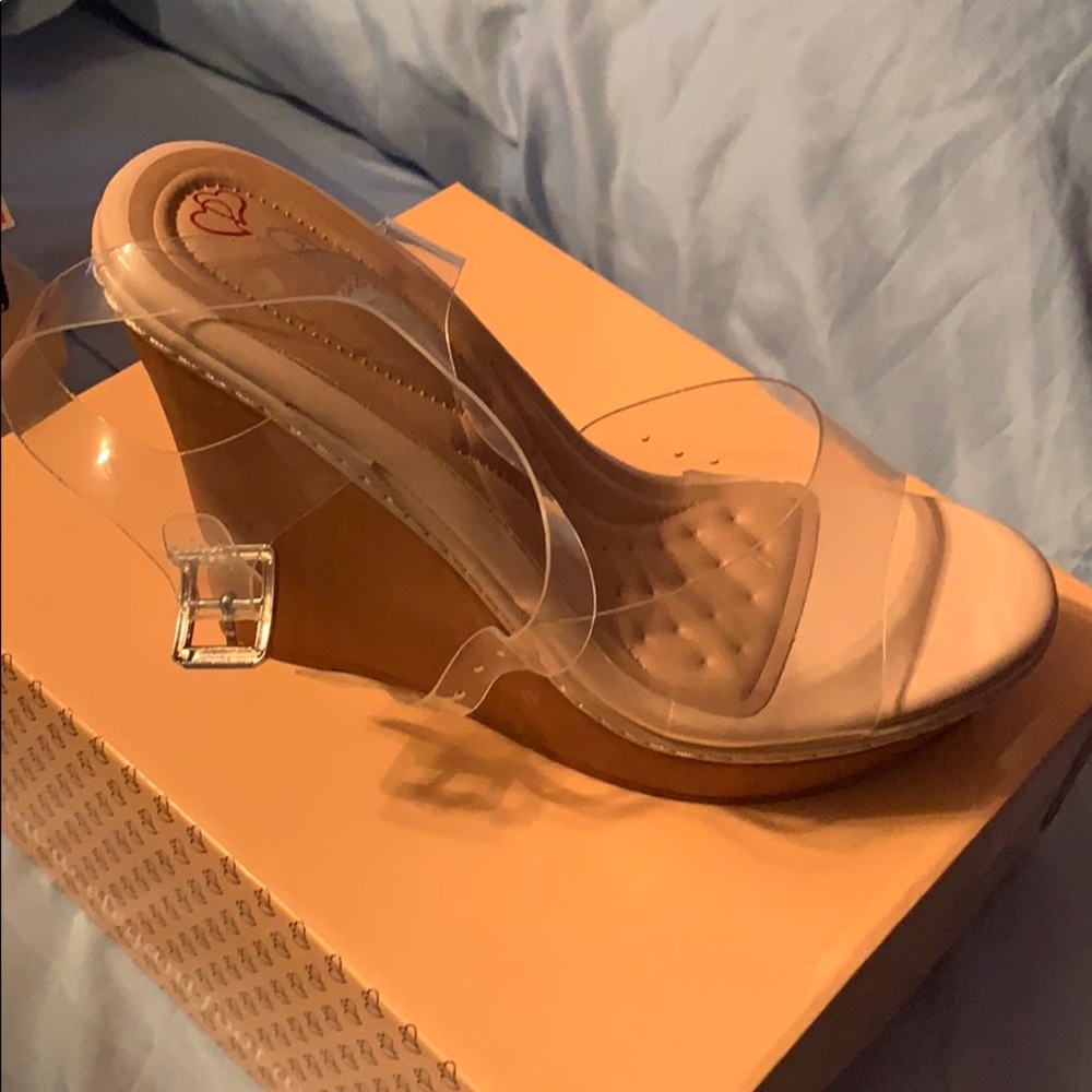 Clear wedges
